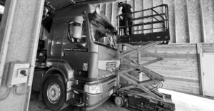 Réparation phares au garage poids lourds Green Flag Services